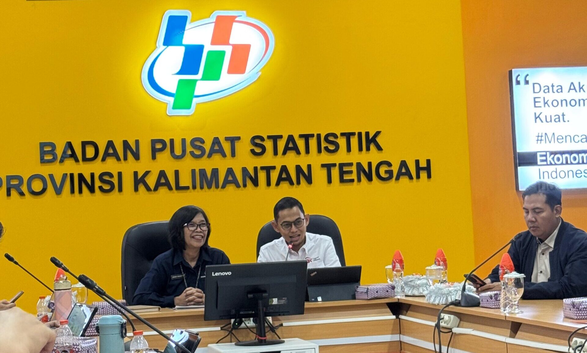 OJK PROVINSI KALIMANTAN TENGAH DAN BADAN PUSAT STATISTIK (BPS) PROVINSI KALIMANTAN TENGAH MELAKSANAKAN RAPAT KOORDINASI DAN PELATIHAN PETUGAS SURVEI NASIONAL LITERASI DAN INKLUSI KEUANGAN (SNLIK) TAHUN 2026