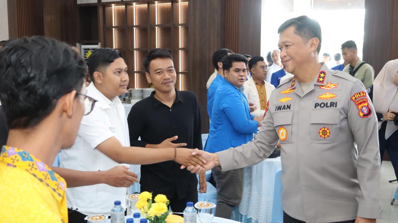 Kapolda Kalteng Irjen Pol Iwan Kurniawan ketika melakukan diskusi bersama OKP