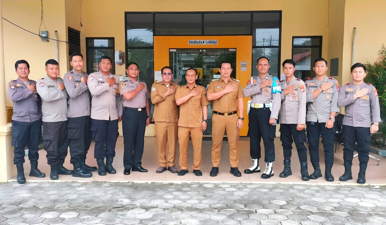 Latja Peserta Dikjur Binmas Polda Kalteng Kunjungi Kelurahan Langkai