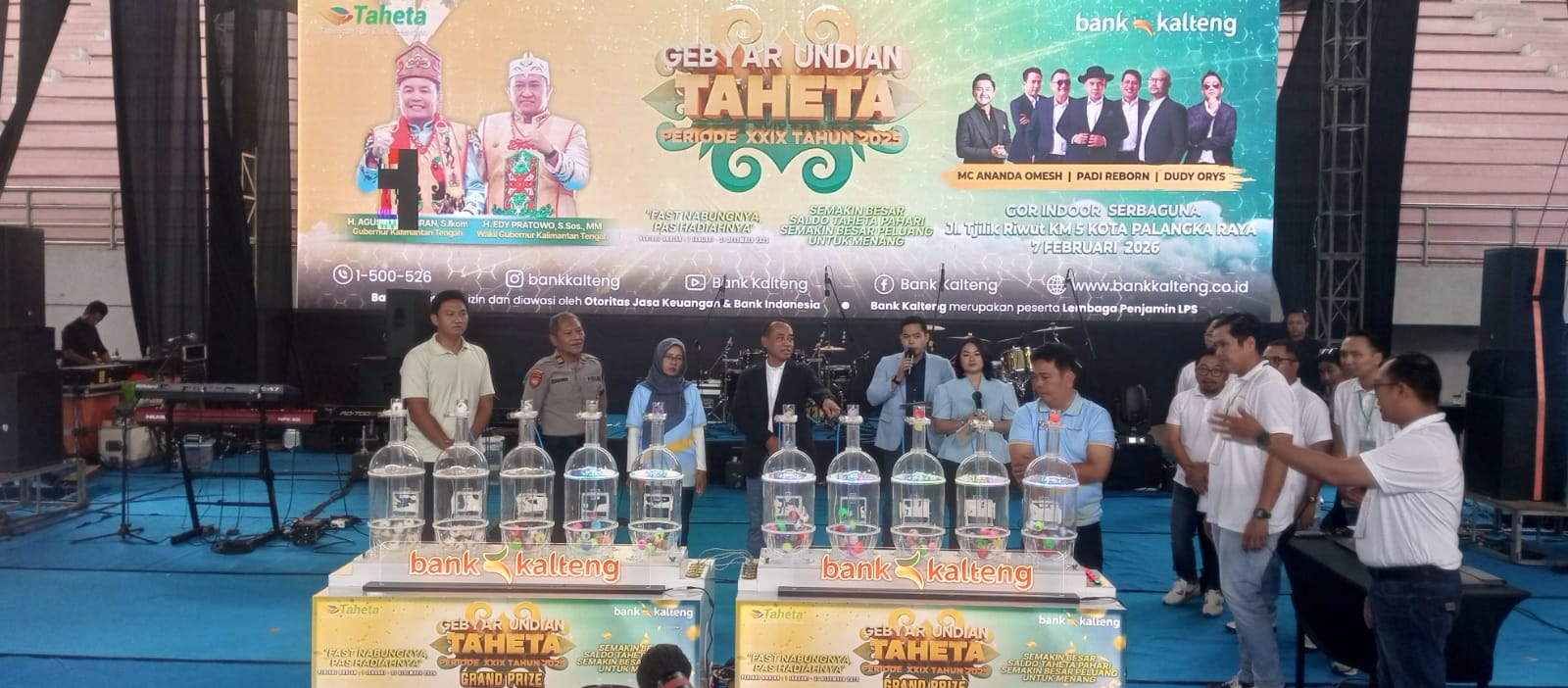 Panitia melakukan penyegelan terhadap alat undi, secara transparan