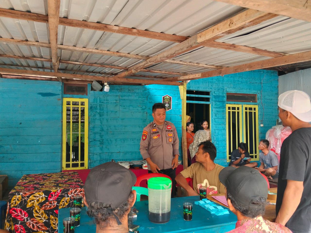 Bhabinkamtibmas Pager mengawal proses pemilihan Ketua RT setempat