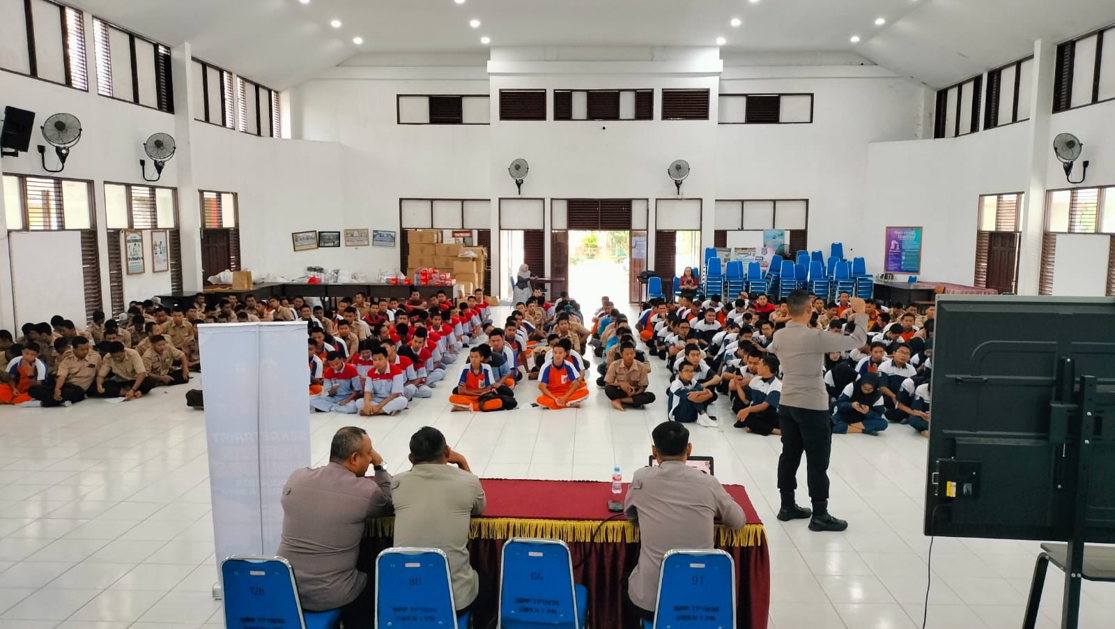 Bagian SDM Polresta Palangka Raya mensosialisasikan rekrutmen polri TA 2016