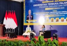 Ketua TP-PKK Provinsi Kalimantan Tengah, Aisyah Thisia Agustiar Sabran saat menjadi narasumber dalam kegiatan