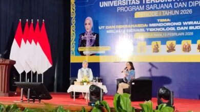 Ketua TP-PKK Provinsi Kalimantan Tengah, Aisyah Thisia Agustiar Sabran saat menjadi narasumber dalam kegiatan