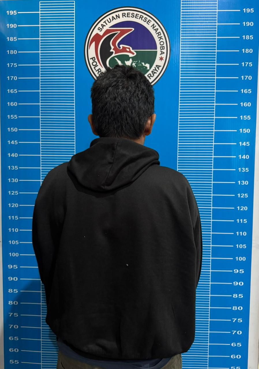 Tersangka S berhasil diamankan oleh Satresnarkoba Polresta Palangka Raya