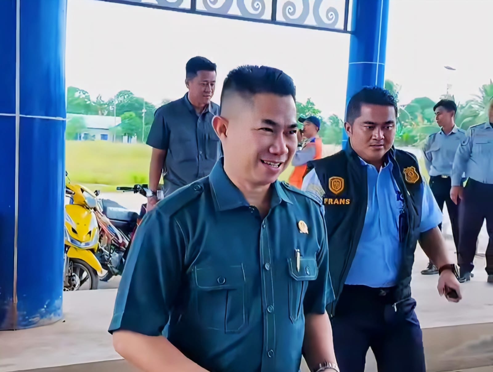 Wakil Ketua III DPRD Kalteng, Junaidi saat meninjau Jembatan Timbang di Kabupaten Kapuas