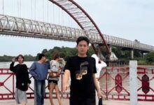 Aksi Catwalk Pria Feminin di Pasuk Kameloh, Masyarakat Palangka Raya Geram