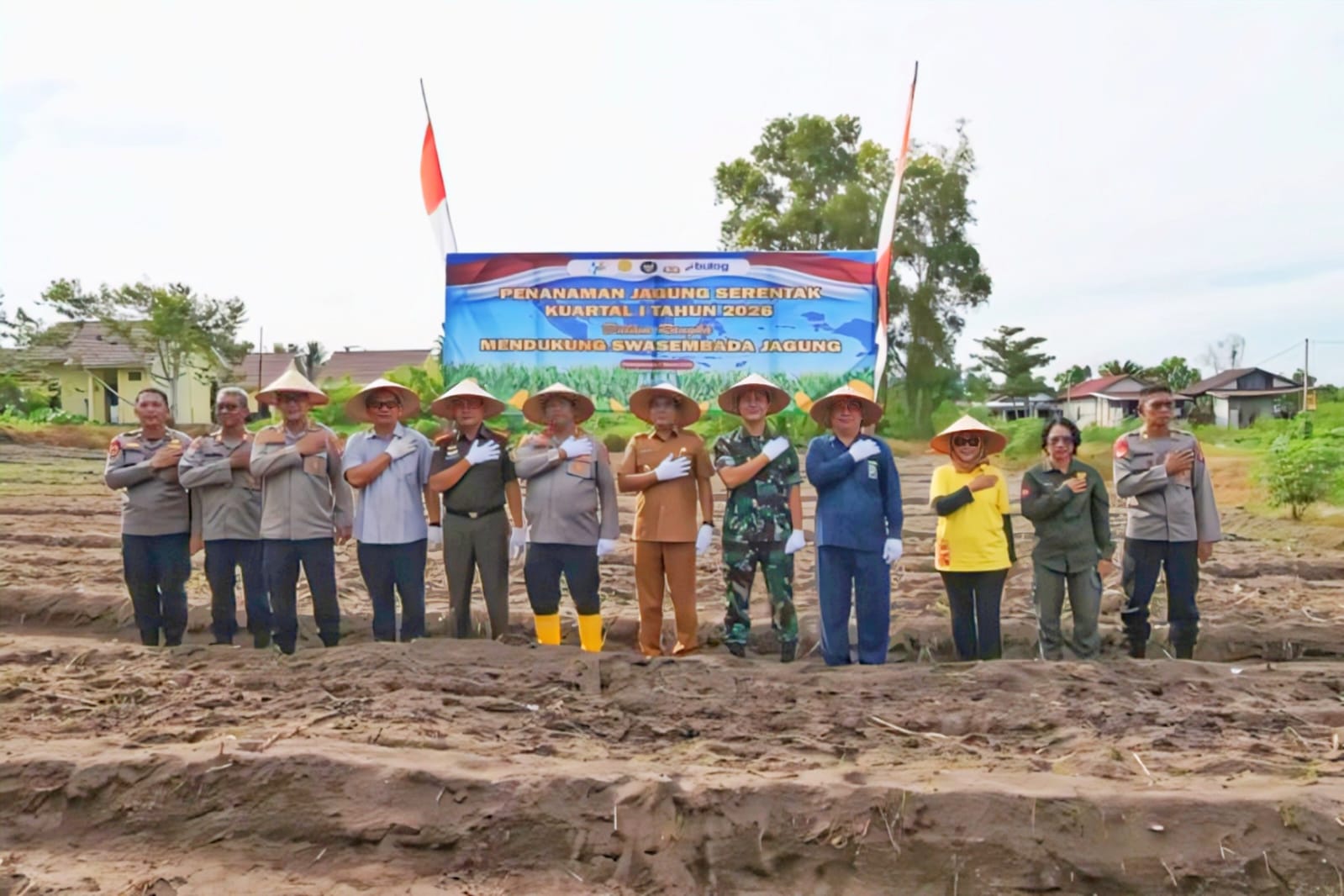 Wakil Wali Kota Palangka Raya, Achmad Zaini saat menghadiri kegiatan penanaman jagung serentak
