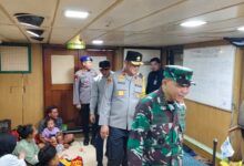 Kapolda Kalteng Irjen Pol Iwan Kurniawan bersama Gubernur Kalteng H Agustiar Sabran dan unsur Forkopimda meninjau Pelabuhan PT Pelindo Sampit