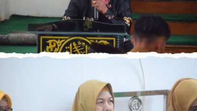 Kadislutkan Prov. Kalteng, Sri Widanarni, S.I.P., M.Si., saat menghadiri kegiatan pengajian rutin Aparatur Sipil Negara (ASN) di lingkup Pemerintah Provinsi Kalimantan Tengah yang digelar di Masjid Al-Amanah