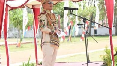 Gubernur Kalteng, H. Agustiar Sabran saat membacakan sambutan pada pada Upacara Peringatan Hari Jadi ke-220 Kota Kuala Kapuas sekaligus Hari Jadi ke-75