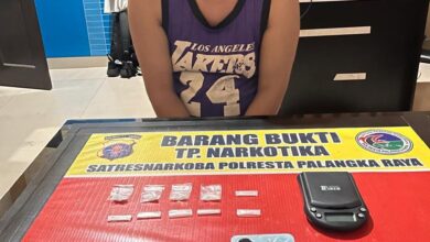Tersangka pengedar sabu berinisial AH yang berhasil diamankan petugas kepolisian,