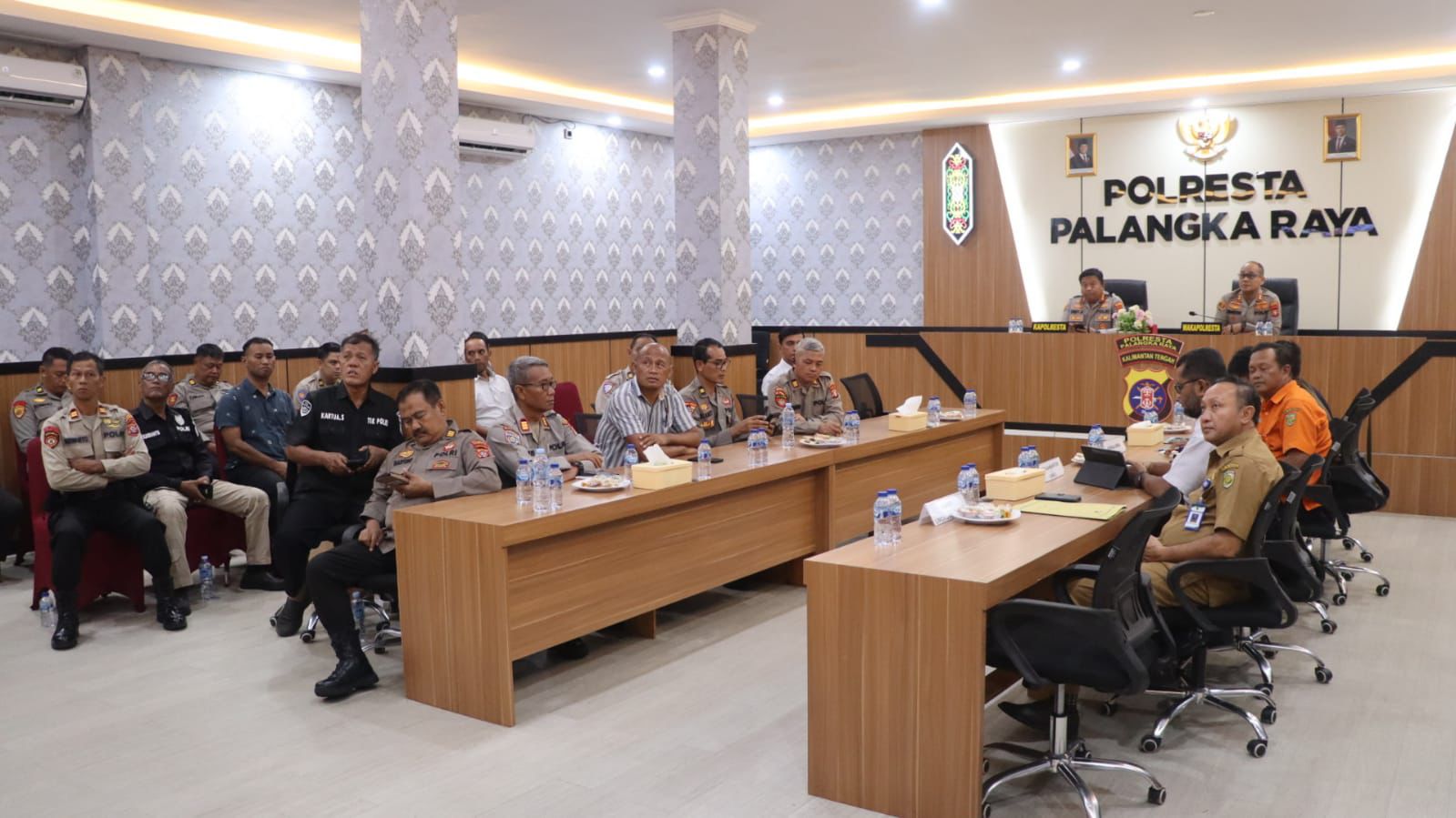 Polresta Palangka Raya mengikuti vicon dalam rangka antisipasi fenomena El Nino