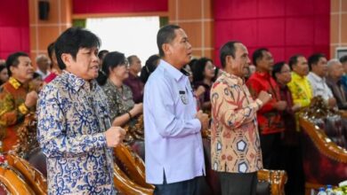 Direktur Utama Bank Kalteng, Maslipansyah saat menghadiri prosesi pengukuhan Guru Besar Universitas Palangka Raya (UPR) yang berlangsung di Aula Rahan Lantai II Gedung Rektorat UPR