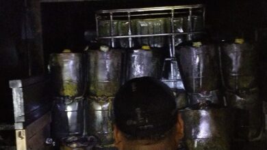 Puluhan jeriken berkapasitas 35 liter dan tangki plastik berkapasitas 1.000 liter yang ditemukan di lokasi kebakaran