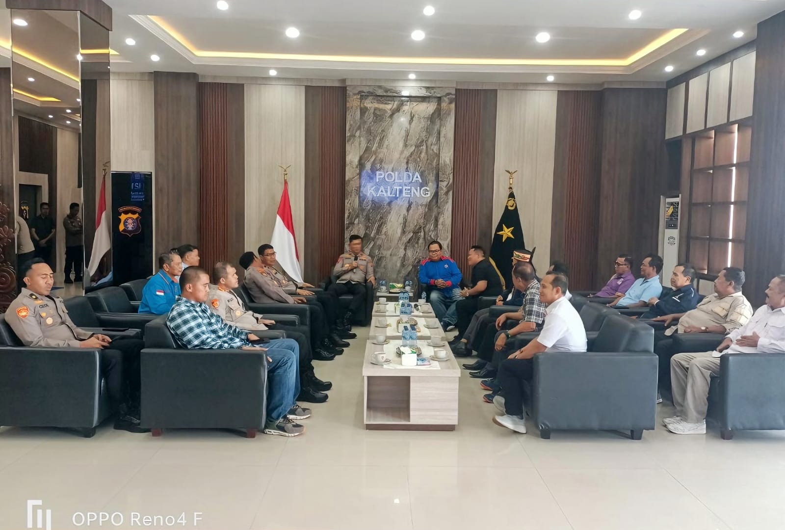 Suasana Audensi antara Kapolda Kalteng, Irjen Pol Iwan Kurniawan dengan jajaran para Ketua Serikat Buruh Kalteng