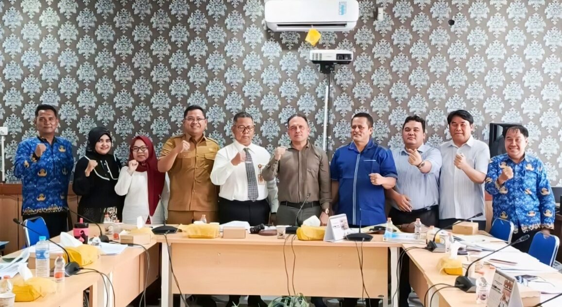 Foto bersama usai rapat bersama Bagian Hukum Sekretariat Daerah serta Organisasi Perangkat Daerah