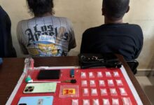Dua pengedar sabu yang berhasil diamankan petugas kepolisoan