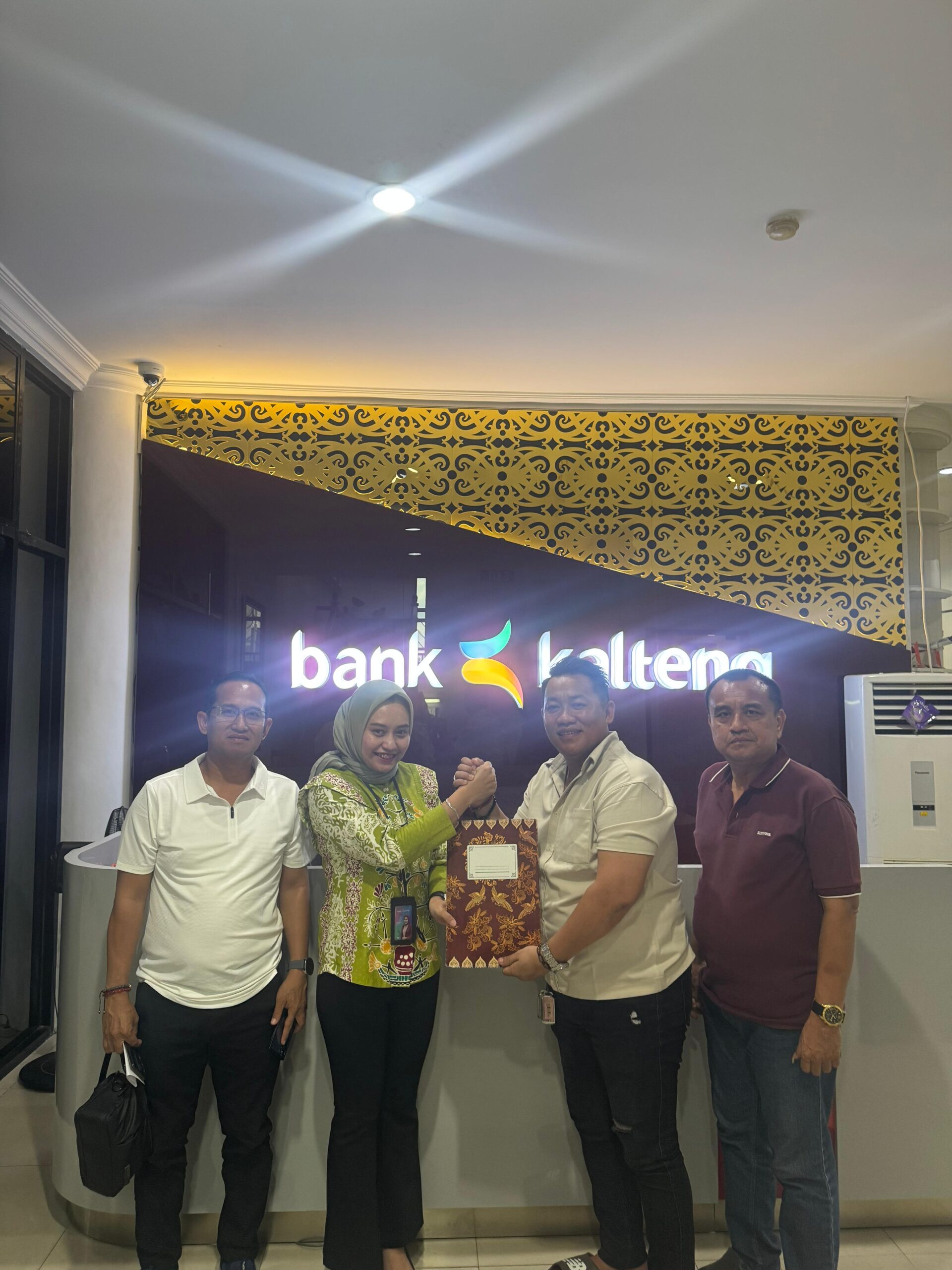 Bantuan sponsor dari Bank Kalteng untuk kegiatan May Day yang akan di gelar
