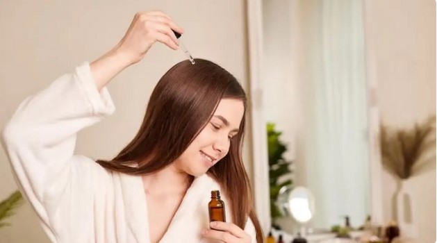 Rambut Rontok Bukan Hanya Masalah Usia Tua, Ini Alasan Kenapa Gen Milenial Sering Botak Dini