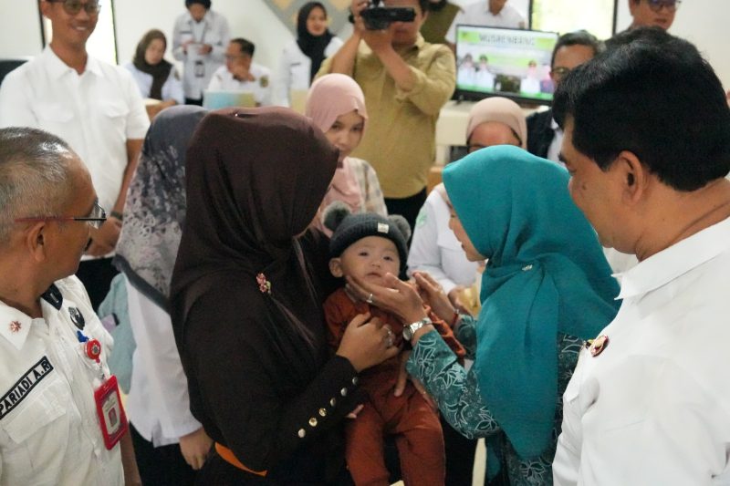 Sinergi Pembangunan di Lahei: Bupati Barito Utara Serap Aspirasi, Ketua TP PKK Tinjau Posyandu
