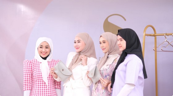 Bingung Pilih Hijab? Cek Warna Hijab yang Paling Cocok untuk Kulit Sawo Matang Kamu