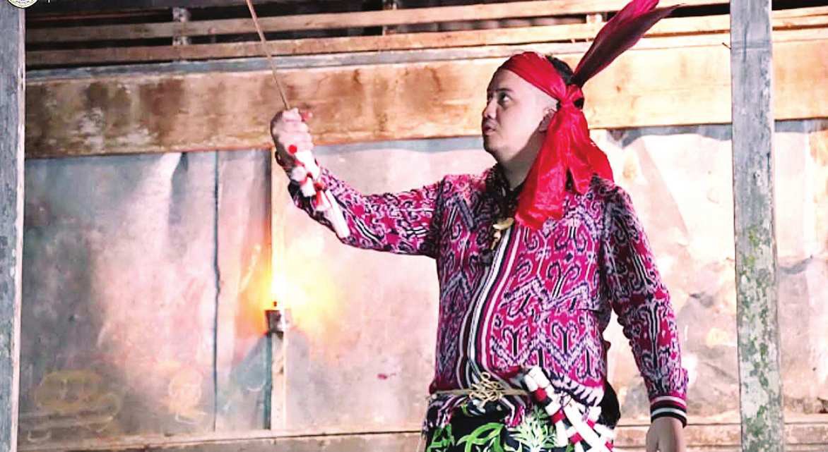 Bupati Adu Peran di Film Tanah Dayak