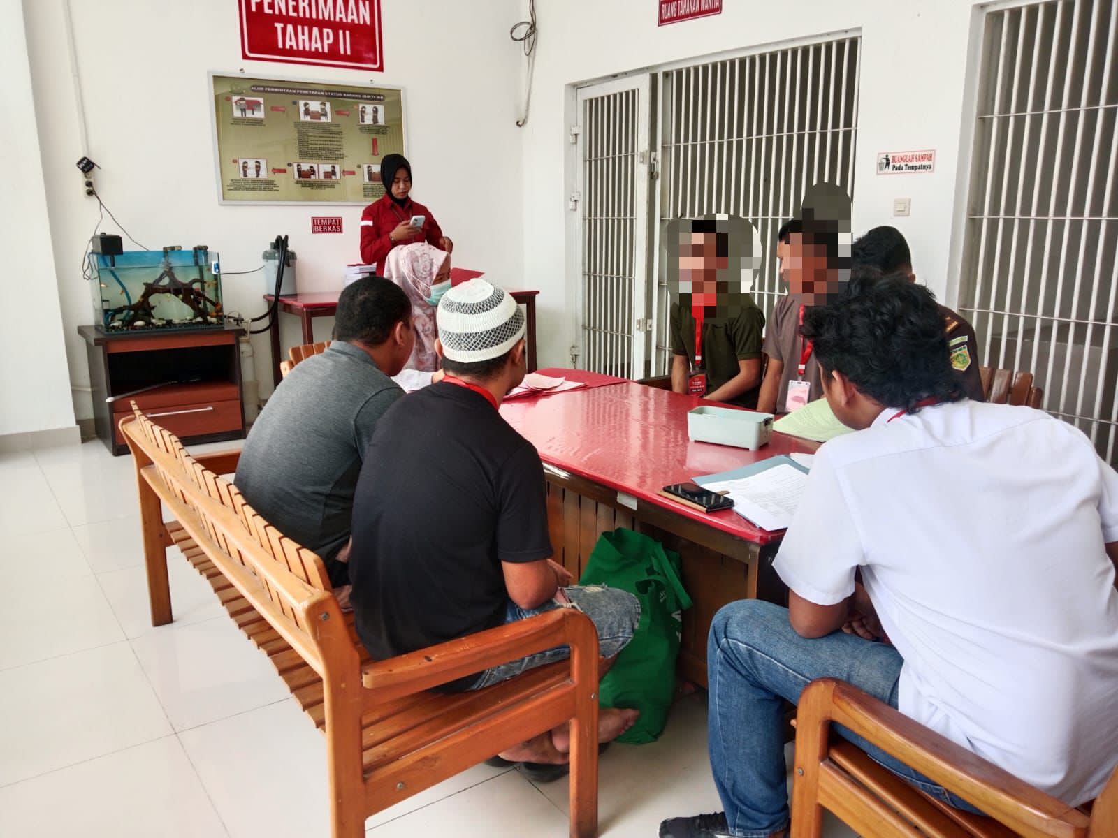 Pelimpahan tersangka dan barang bukti ke Kejari Palangka Raya