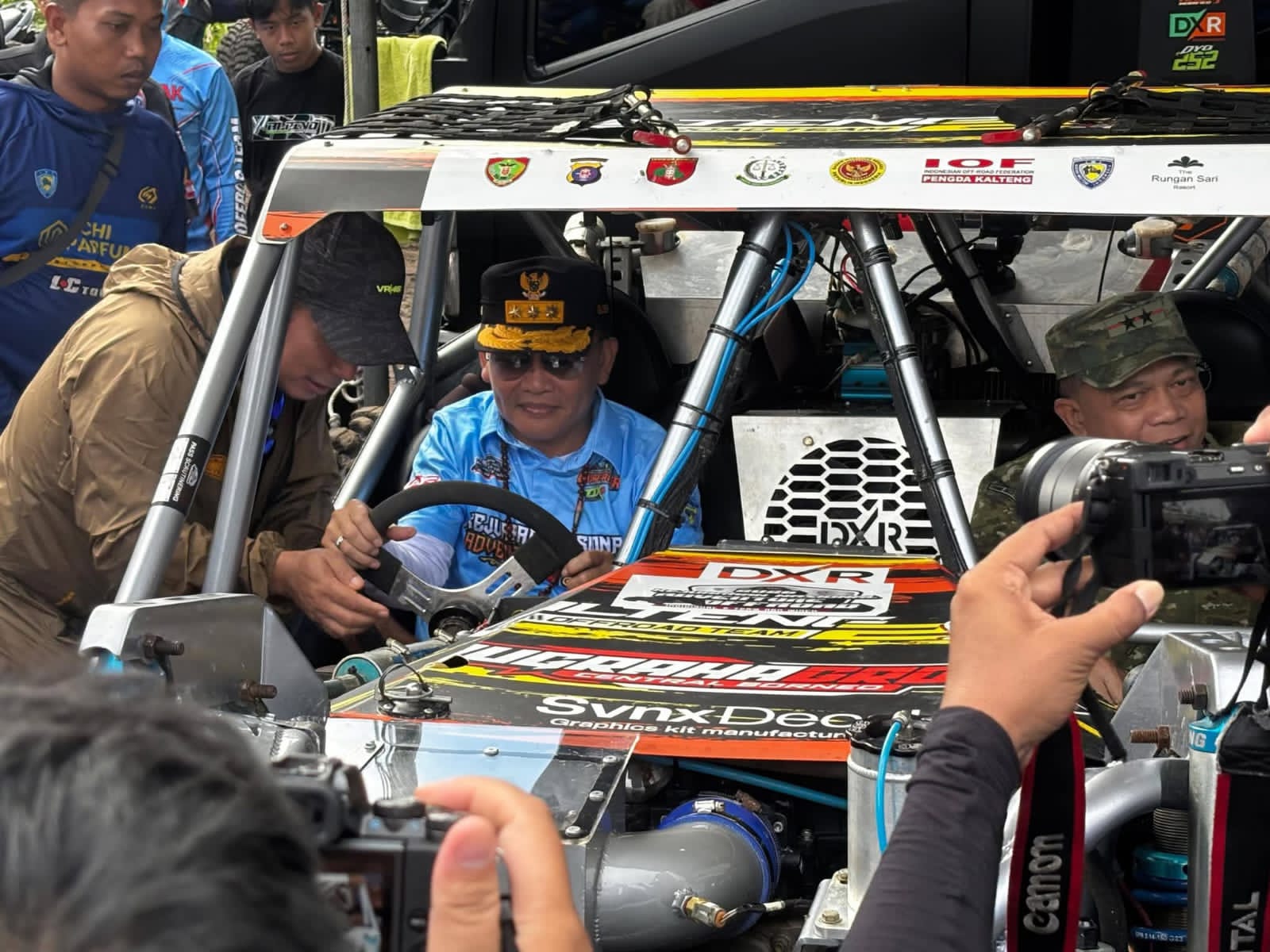 Gubernur Kalteng, H. Agustiar Sabran saat membuka secara resmi Kejurnas Adventure Offroad Putaran II Piala Gubernur Kalimantan Tengah sekaligus Tangkiling Offroad Extreme 4 Tahun 2026