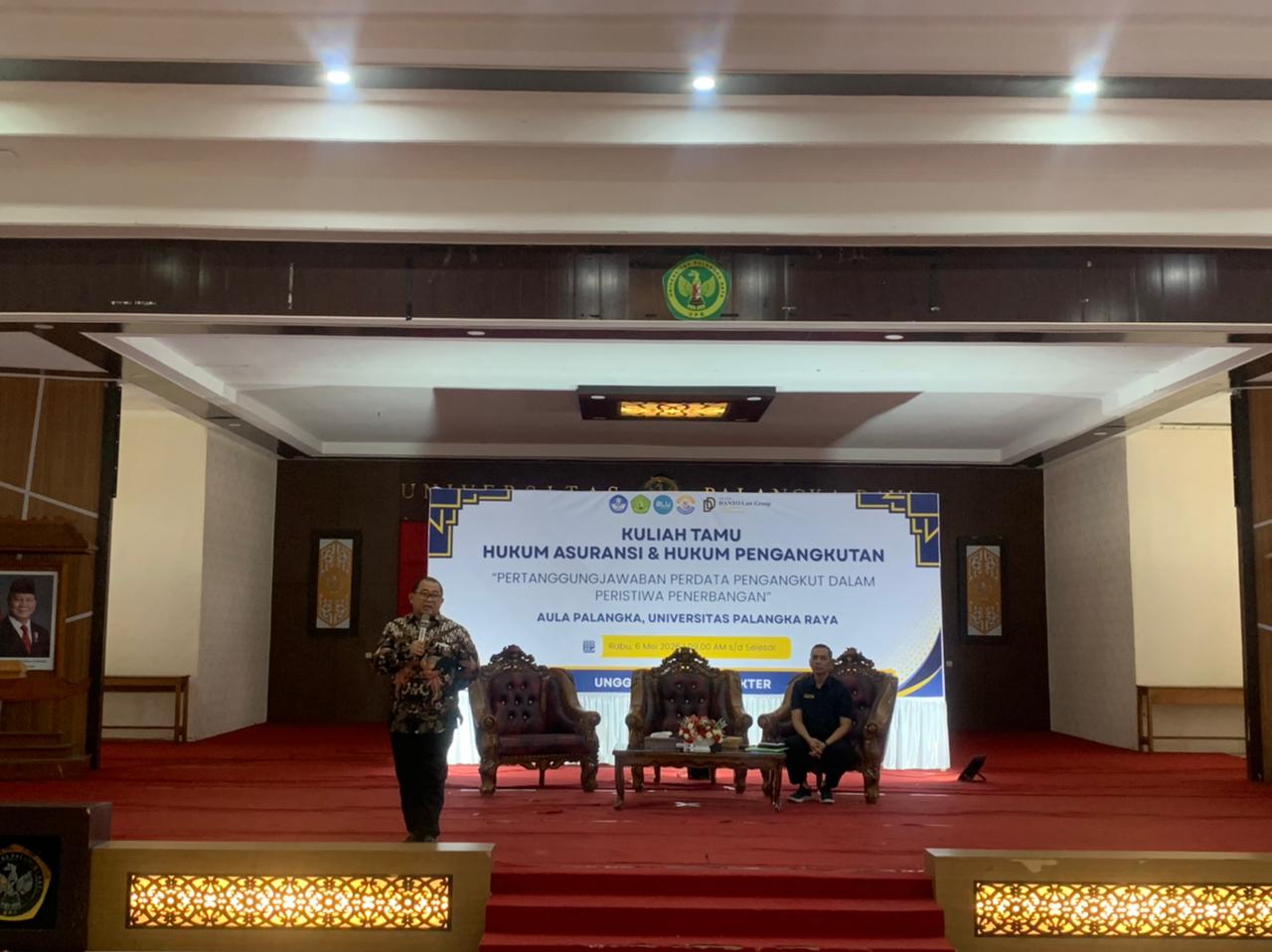 Columbanus Priaardanto ketika menjadi narasumber pada kegiatan Kuliah Tamu di UPR