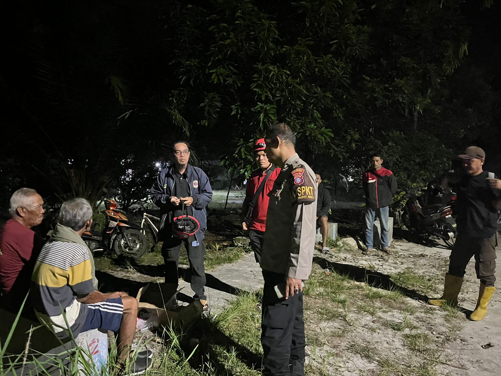 Tim gabungan ketika melakukan penyisiran lansia yang hilang di Hutan Bukit Batu Palangka Raya