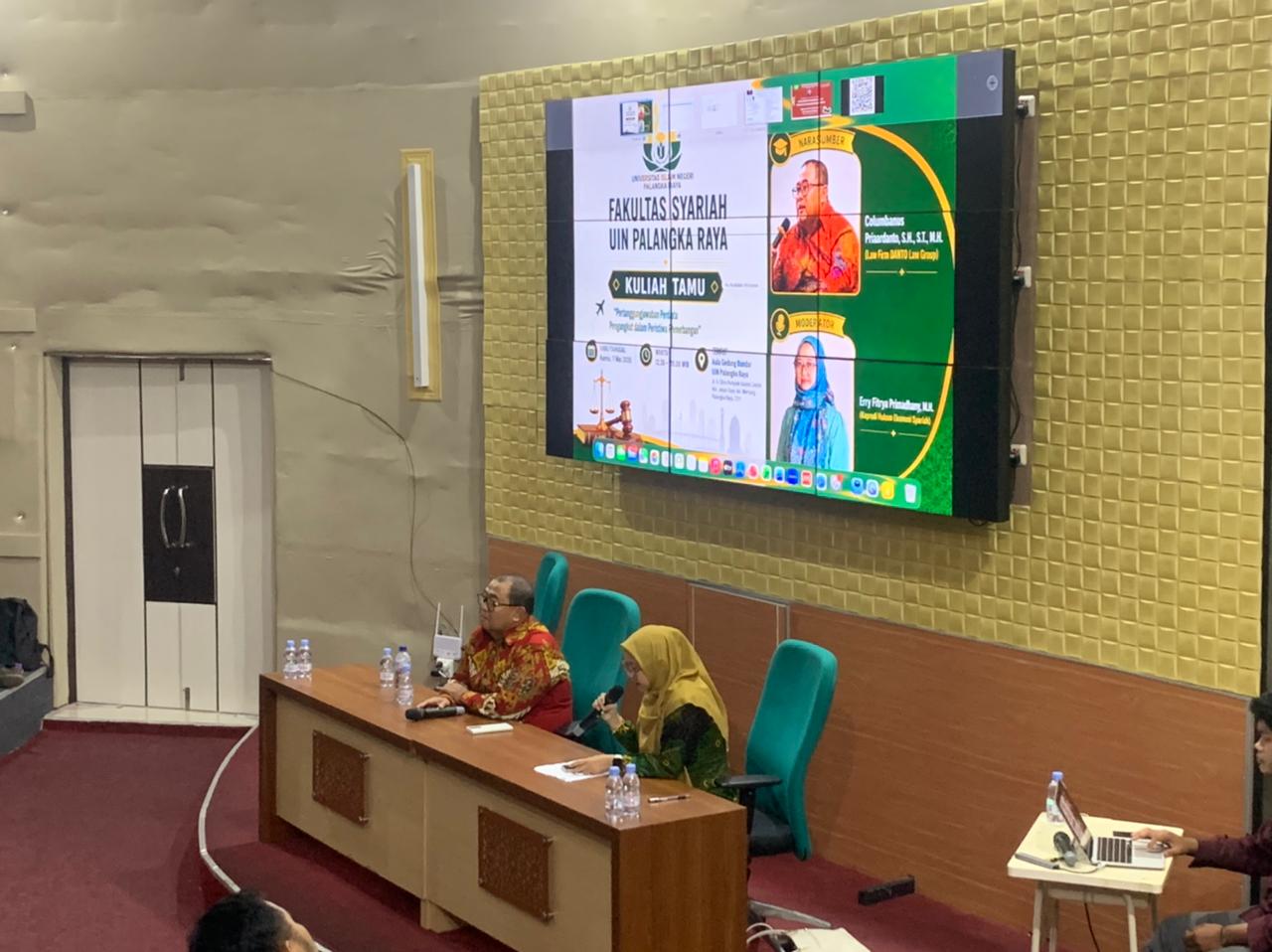 Praktisi Hukum Columbanus Priaardanto dari Law Firm DANTO Law Group saat menjadi narasumber dalam kuliah tamu di Universitas Islam Negeri (UIN) Palangka Raya