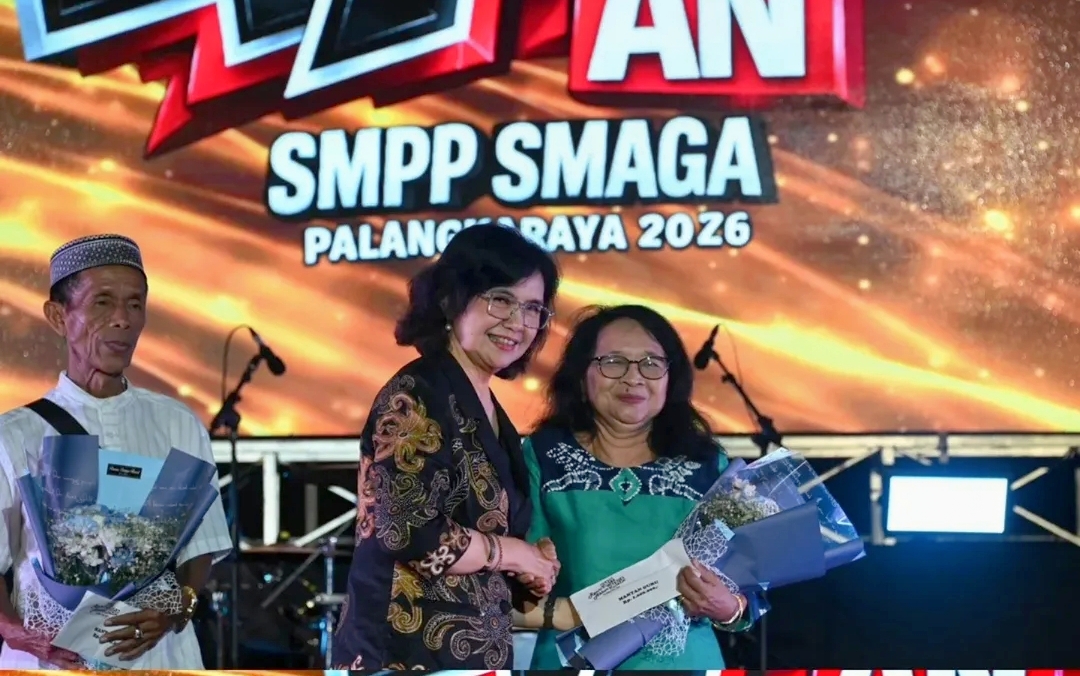 ‎Pj Sekda Kalteng, Linae Victoria Aden saat menghadiri Reuni Akbar 47 Angkatan SMPP SMAGA Palangka Raya yang digelar