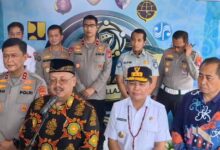 Kepala Pusat Studi Ilmu Kepolisian, Chryshnanda Dwilaksana bersama Gubernur Kalteng, H. Agustiar Sabran saat di wawancara awak media