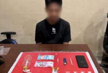 Tersangka tindak pidana narkotika yang berhasil diamankan petugas kepolisian