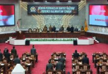 Suasana Rapat Paripurna ke-4 Masa Persidangan II Tahun Sidang 2026 di ruang Rapat Paripurna DPRD Kalteng.