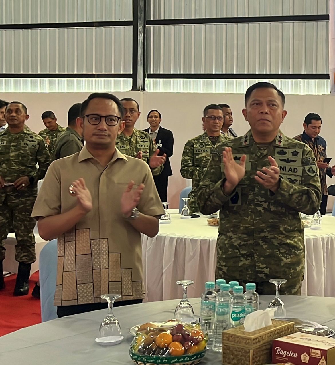 Wali Kota Palangka Raya, Fairid Naparin saat menghadiri acara peluncuran operasional KDKMP yang dilaksanakan secara nasional dan dipimpin langsung Presiden Republik Indonesia, Prabowo Subianto