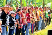 Para peserta Manyipet tampil menggunakan kostum khas daerah masing-masing sehingga menambah semarak suasana perlombaan.