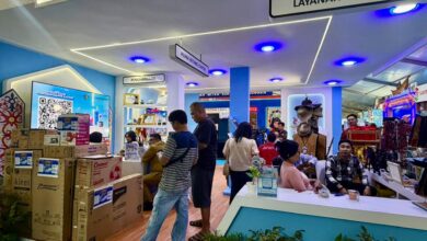 Antusias pengunjung di Stand Diskominfosantik Kalteng