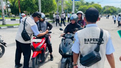 Kegiatan razia pajak yang berlangsung di Jalan Yos Sudarso