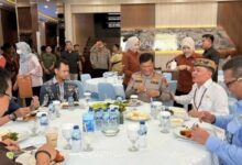 Wakil Ketua II DPRD Kalteng, Ansyari saat menghadiri jamuan makan siang bersama Tim Verifikasi Lapangan Tanda Kehormatan Samkaryanugraha Sakanti.