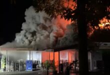 Kebakaran yang menghangus Toko Kopi Bumi