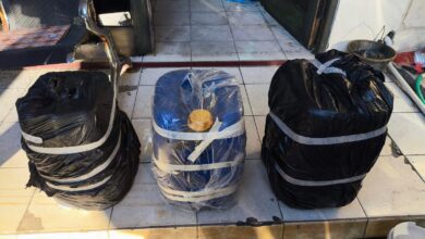 Tiga jeriken resin lem yang berhasil diamankan petugas kepolisian, belum lama ini.