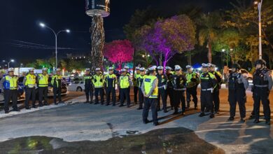 Tim gabungan melaksanakan apel sebelum melakukan patroli,