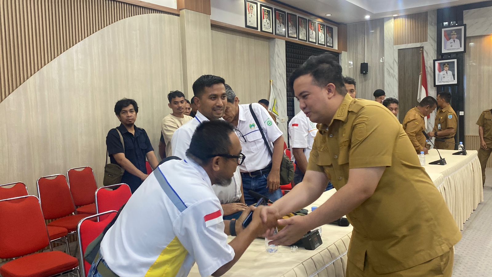 Bupati Selesaikan Konflik Agraria antara Masyarakat dan Perusahaan
