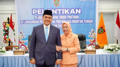 ‎Kepala Dinas Pendidikan Prov. Kalimantan Tengah, M. Reza Prabowo beserta istri.