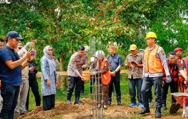 Suasana kegiatan peletakan batu pertama pembangunan Sekretariat dan Posko Terpadu GDAN di Jalan Rindang Banua, Ujung Kampung Puntun, Palangka Raya,