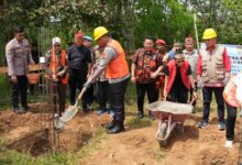 Kapolda Kalteng Irjen Pol Iwan Kurniawan saat menghadiri kegiatan membangun Posko Anti Narkoba di kawasan Rindang Banua Ujung, Komplek Puntun