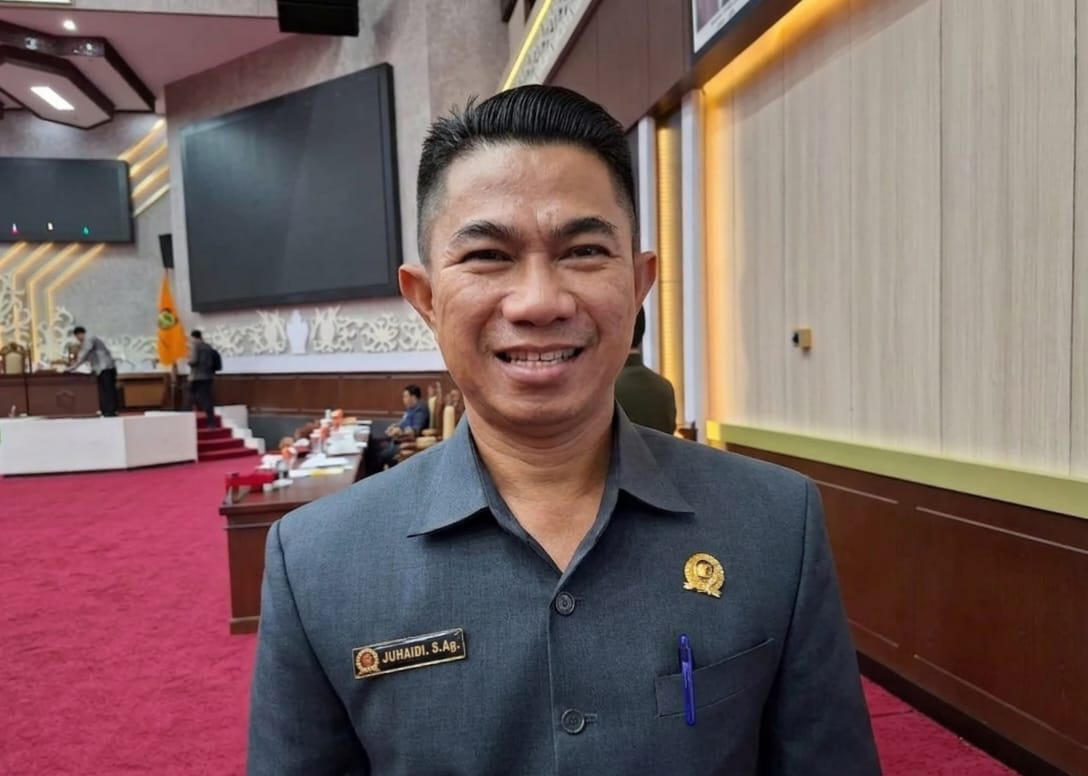 Ketua DPRD Kota Palangka Raya, H. Subandi saat menjadi pemateri pada Kuliah Lapangan mahasiswa UPR