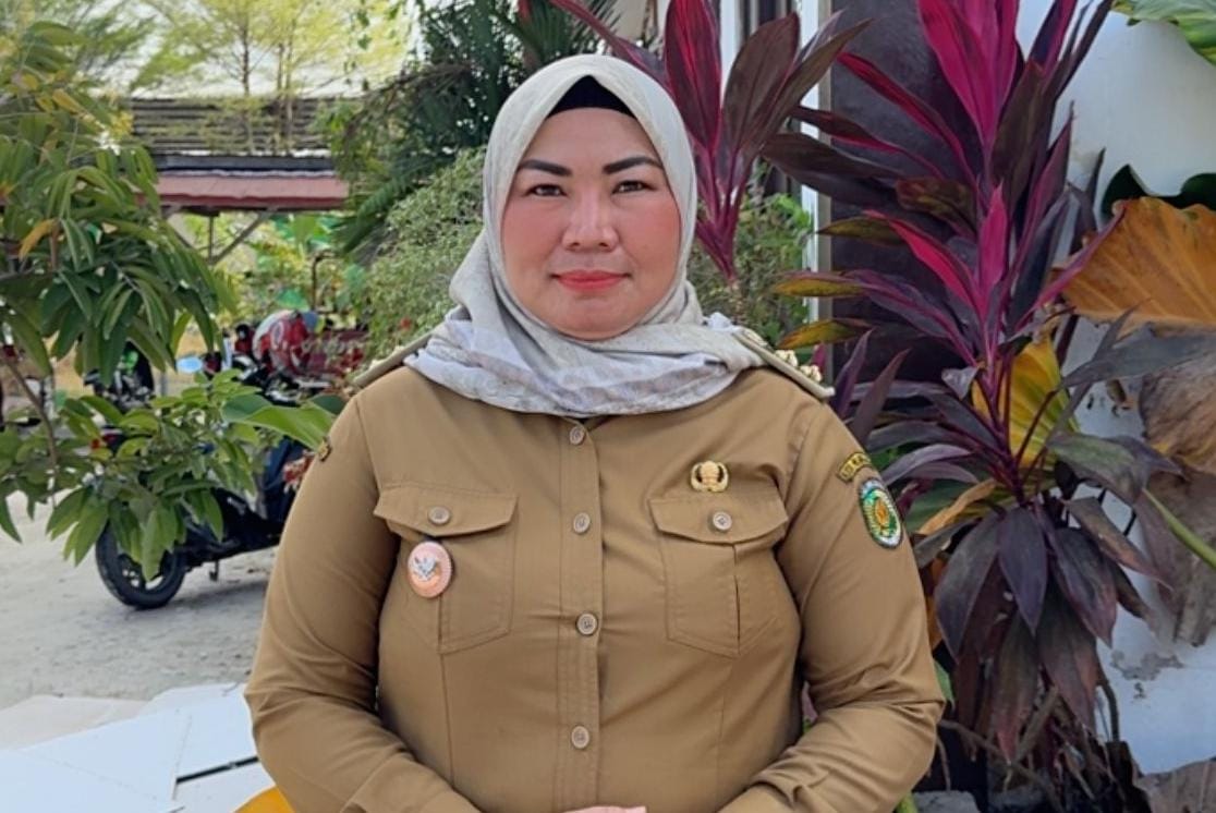 Lurah Panarung, Evi Kahayanti